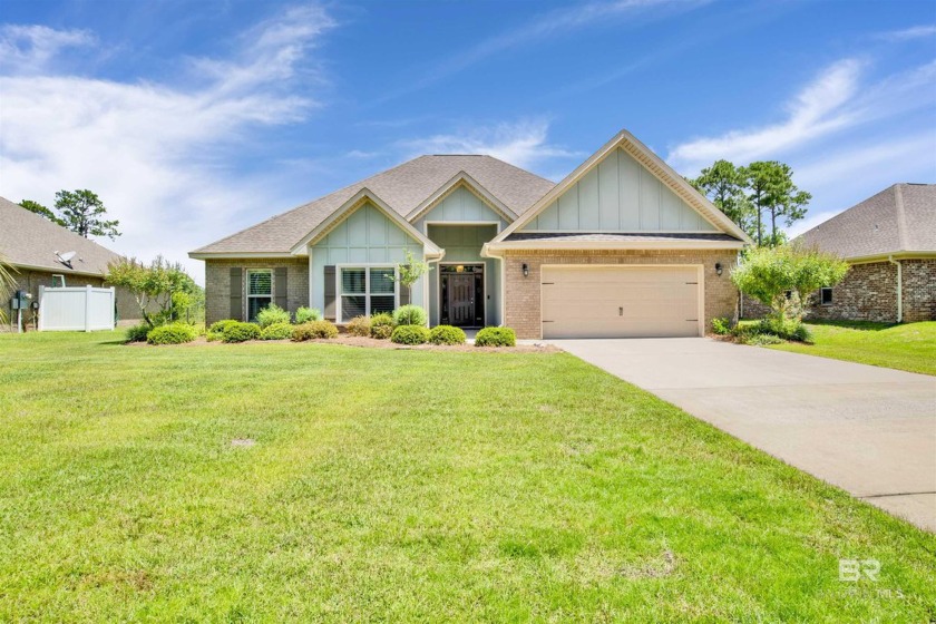 Your new home is waiting on you! This beautifully maintained - Beach Home for sale in Gulf Shores, Alabama on Beachhouse.com