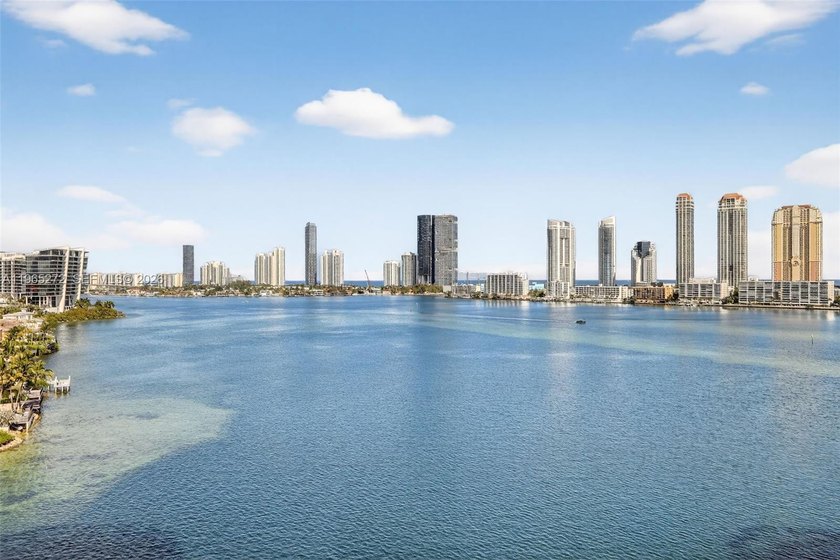 SPECTACULAR VIEWS TO THE INTRACOASTAL AND OCEAN FROM THIS BRIGHT - Beach Condo for sale in Aventura, Florida on Beachhouse.com