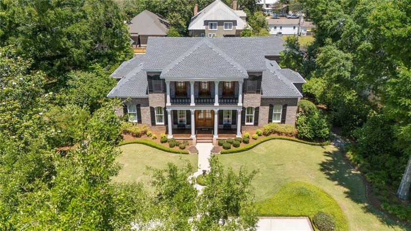 Welcome to 113 Oak Avenue, located in Fairhope's sought-after - Beach Home for sale in Fairhope, Alabama on Beachhouse.com