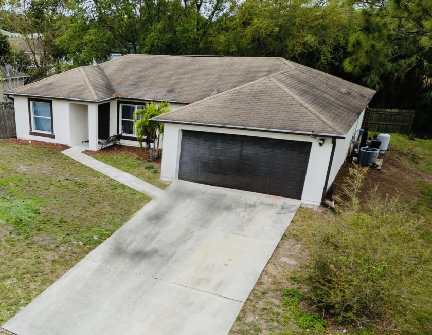 Home located in the sought out neighborhood of Vero Lake Estates - Beach Home for sale in Vero Beach, Florida on Beachhouse.com