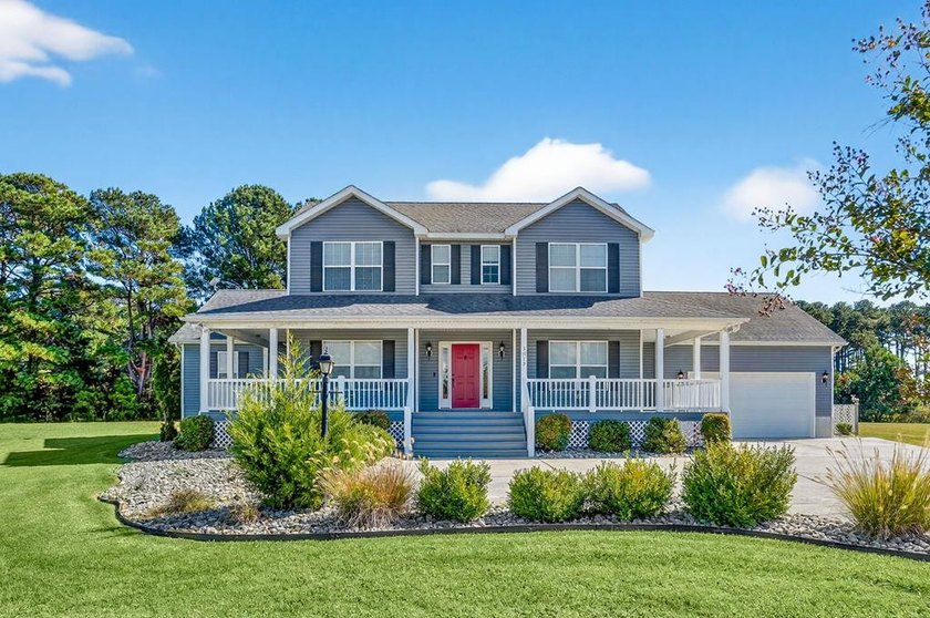 Accepting Back-up offers! This 4-bedroom, 3-bath home with - Beach Home for sale in Greenbackville, Virginia on Beachhouse.com