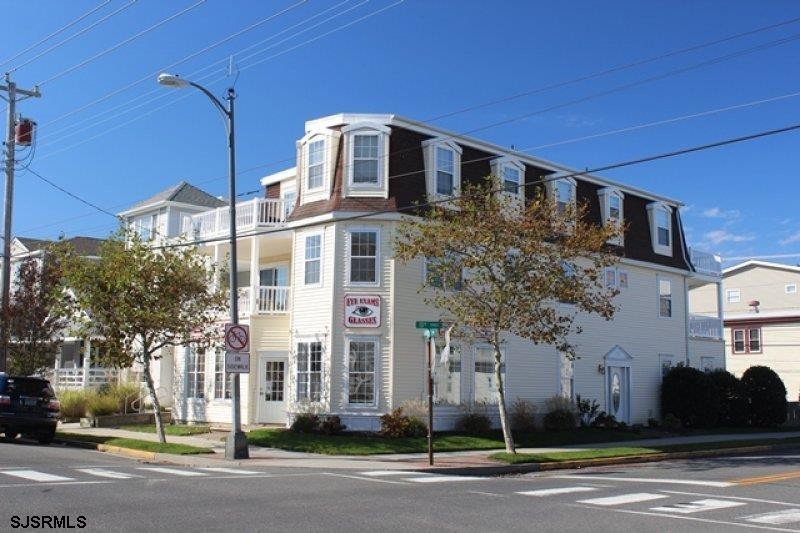 Looking to be downtown, steps to everything, and on a CORNER - Beach Condo for sale in Ocean City, New Jersey on Beachhouse.com