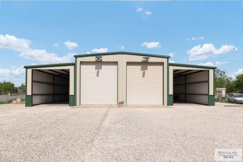 Beautiful custom-built Mueller-engineered steel barndominium - Beach Home for sale in Rio Hondo, Texas on Beachhouse.com