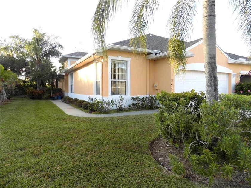 Spacious Villa in gated community. Bright open floorplan with - Beach Home for sale in Vero Beach, Florida on Beachhouse.com