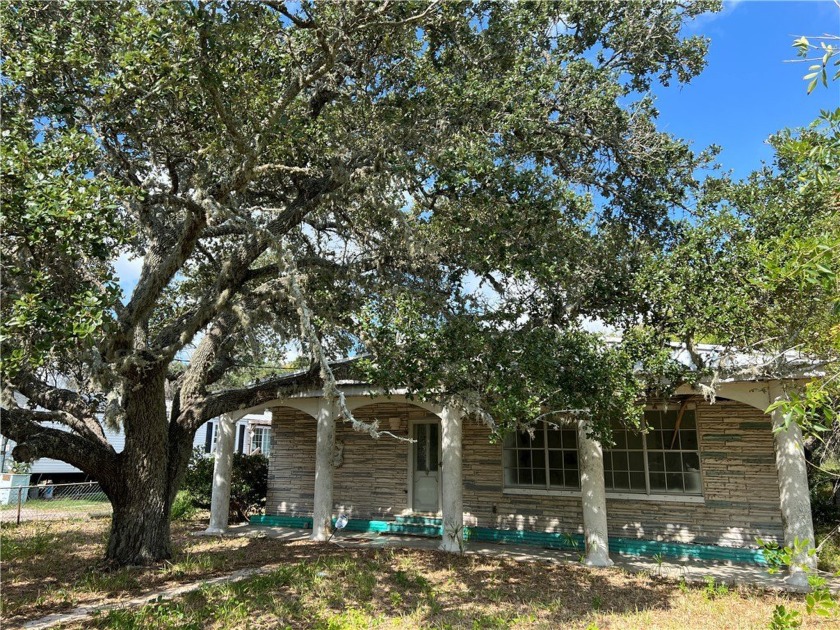 1146 N McCampbell St, Aransas Pass, TX 78336 Welcome to this - Beach Home for sale in Aransas Pass, Texas on Beachhouse.com