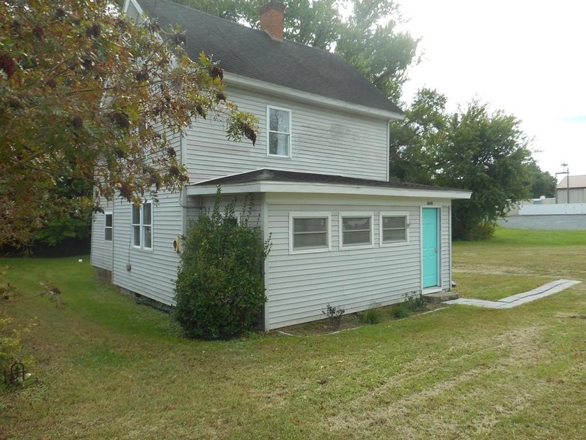 This Cute Cottage near Chincoteague Beach has been updated - Beach Home for sale in Atlantic, Virginia on Beachhouse.com