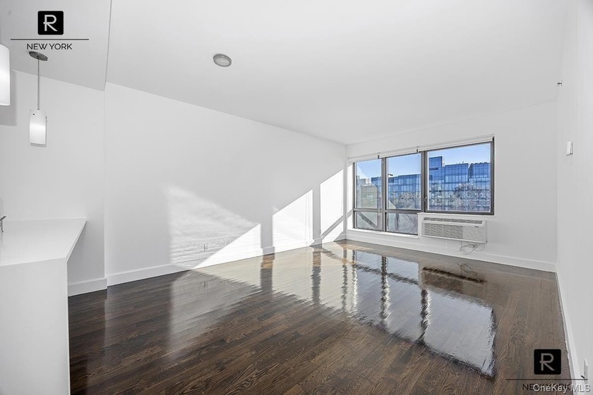 South-facing. Park-front. Wide open. This 730-square-foot - Beach Condo for sale in Queens, New York on Beachhouse.com