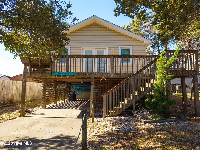This comfortable oceanside cottage in Nags Head NC captures the - Beach Home for sale in Nags Head, North Carolina on Beachhouse.com