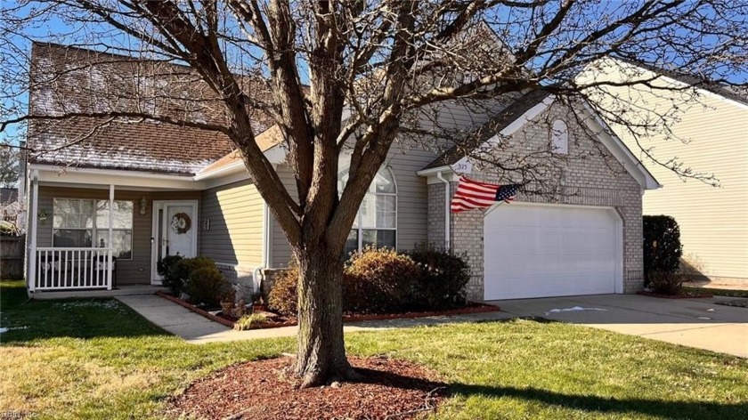 This is a lovely home in Lake Cambridge with mostly 1 floor - Beach Home for sale in Newport News, Virginia on Beachhouse.com