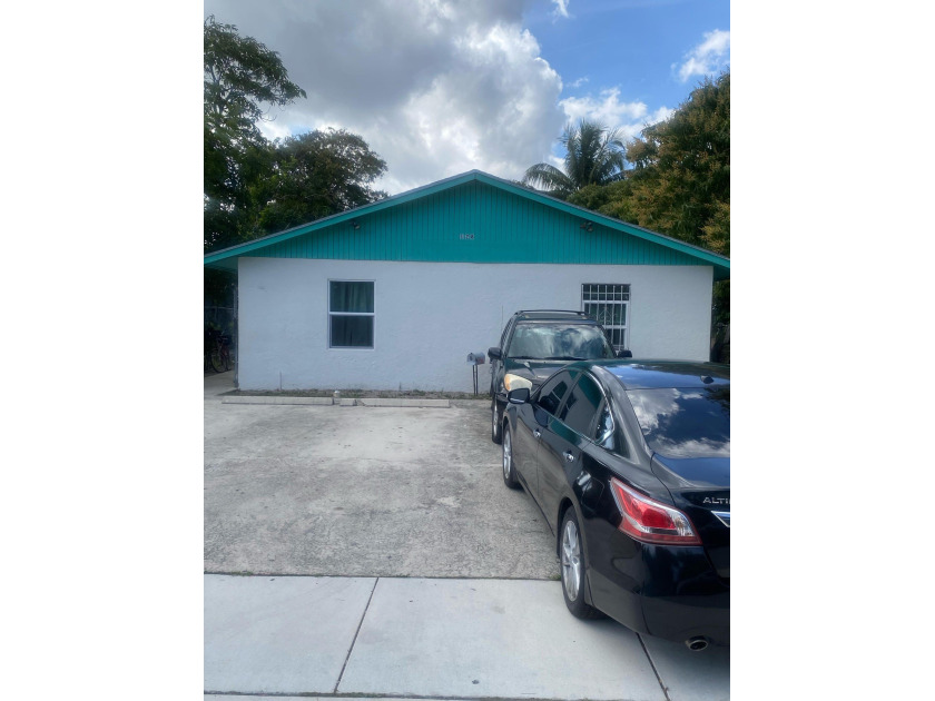 THIS A FANTASTIC INVESTMENT OPPORTUNITY FOR THOSE LOOKING INTO A - Beach Townhome/Townhouse for sale in Delray Beach, Florida on Beachhouse.com