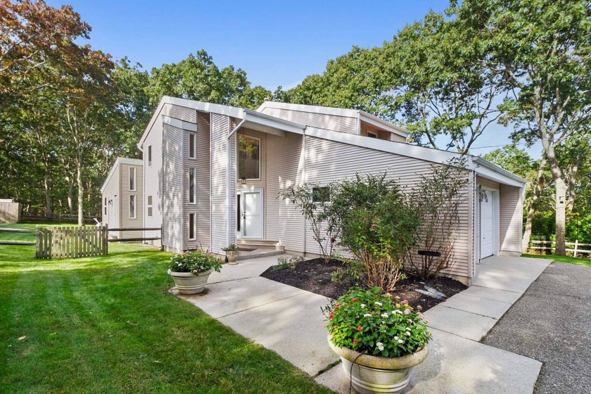 Peace, privacy, and easy Hamptons living await in an enviable - Beach Home for sale in Sagaponack, New York on Beachhouse.com