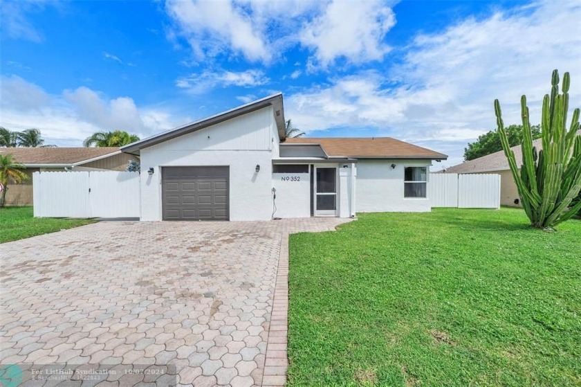 Beautifully updated 3-bedroom, 2-bath home in Deerfield Beach - Beach Home for sale in Deerfield Beach, Florida on Beachhouse.com