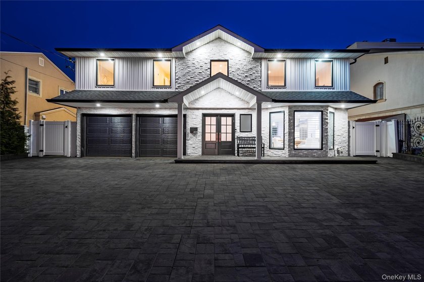 Waterfront Open Bay With Southern Exposure! Fabulously appointed - Beach Home for sale in Oceanside, New York on Beachhouse.com