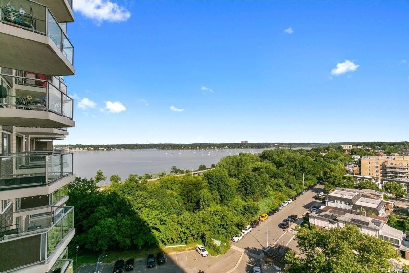 Resort-Style Living at the Towers at Water's Edge. An - Beach Home for sale in Bayside, New York on Beachhouse.com