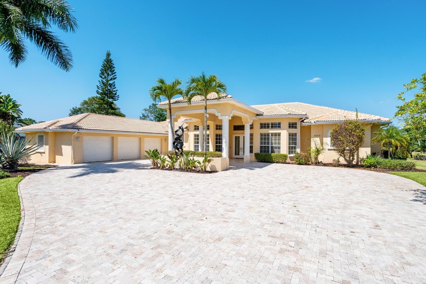 Welcome to 8668 Marlamoor Lane, a beautifully maintained rental - Beach Home for sale in Palm Beach Gardens, Florida on Beachhouse.com
