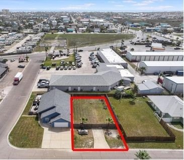 A nice sized lot nestled right next to the community park packed - Beach Lot for sale in Port Aransas, Texas on Beachhouse.com