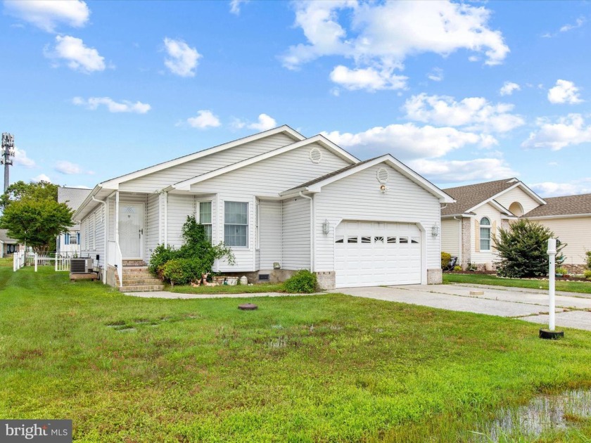 Discover the potential of this 3-bedroom, 2-bathroom home - Beach Home for sale in Selbyville, Delaware on Beachhouse.com