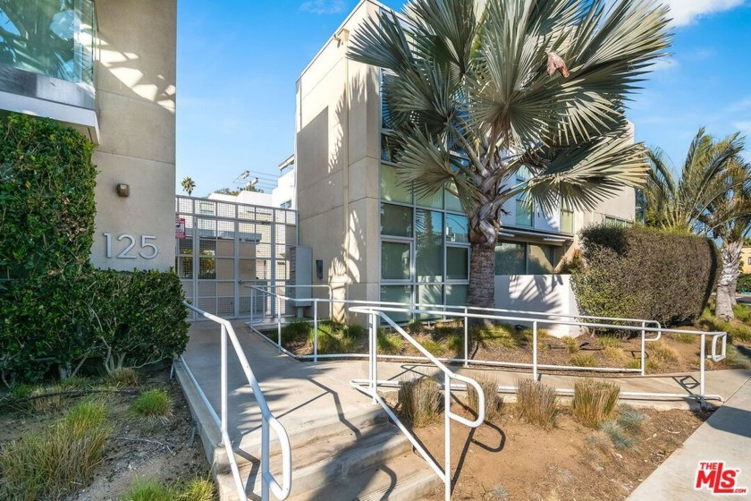 Welcome to your dream beachside home in the sought-after Ocean - Beach Townhome/Townhouse for sale in Santa Monica, California on Beachhouse.com