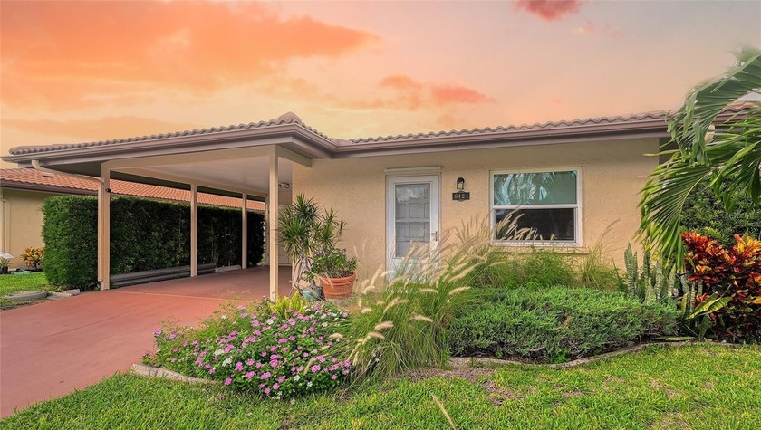 Welcome to this charming 2-bedroom, 2-bath freestanding home in - Beach Home for sale in Bradenton, Florida on Beachhouse.com