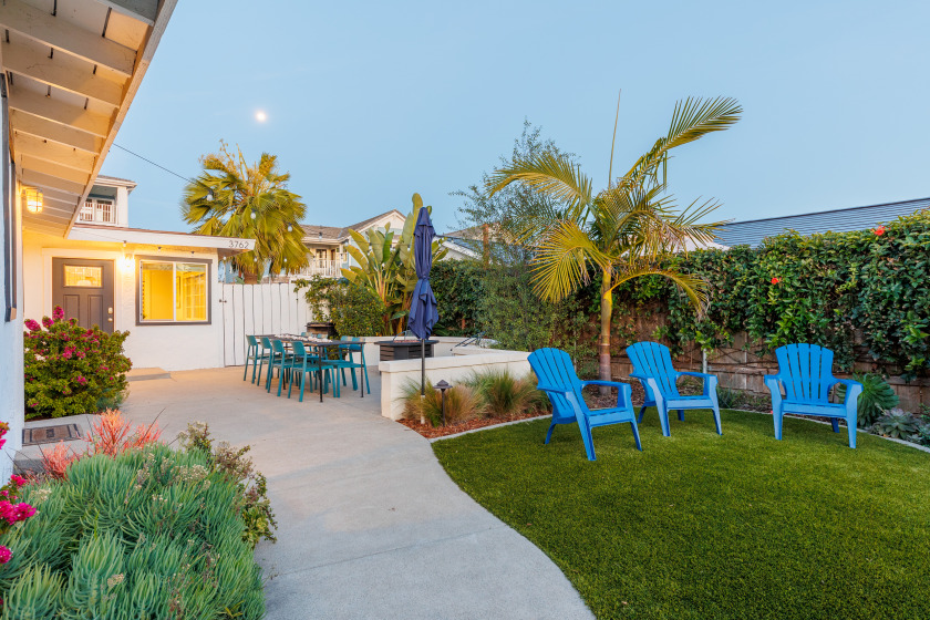 Memorial Day Special! Charming Beach Bungalow - 10 Minute Walk - Beach Vacation Rentals in Carlsbad, California on Beachhouse.com