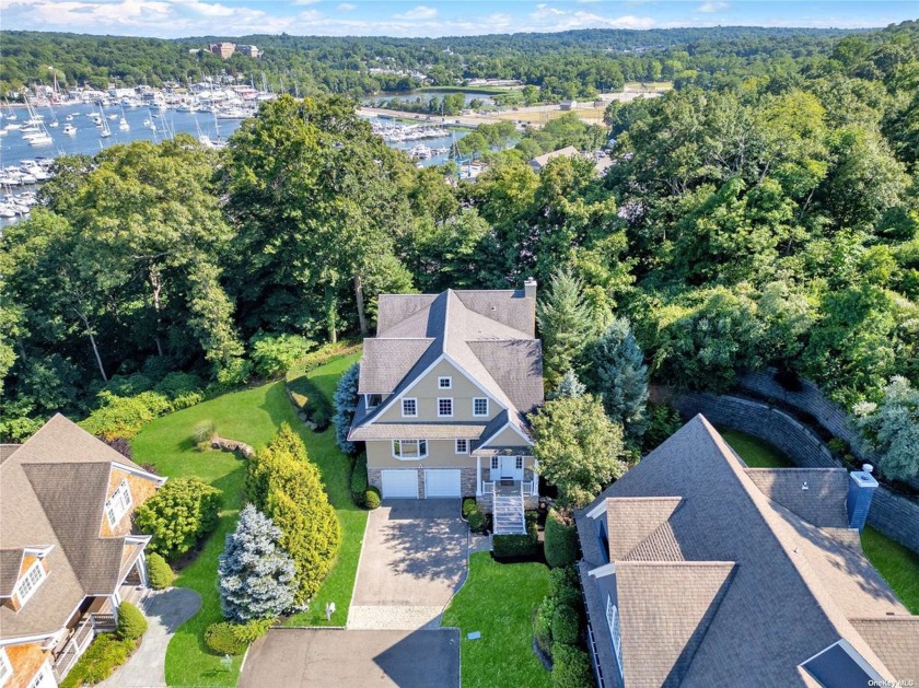 Magnificent, custom built, colonial style home with outstanding - Beach Home for sale in Huntington, New York on Beachhouse.com