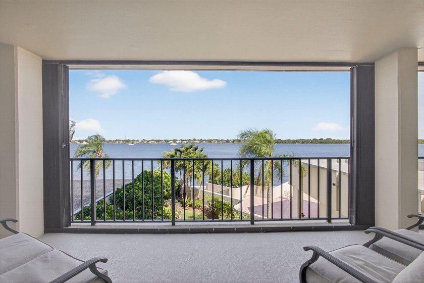 Spectacular 2 Bedroom 2 bath split floor plan condo offering - Beach Condo for sale in North Palm Beach, Florida on Beachhouse.com