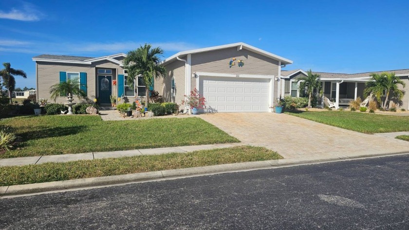 Discover this FULLY FURNISHED 2022 Palm Harbor Ventura home! - Beach Home for sale in Ruskin, Florida on Beachhouse.com