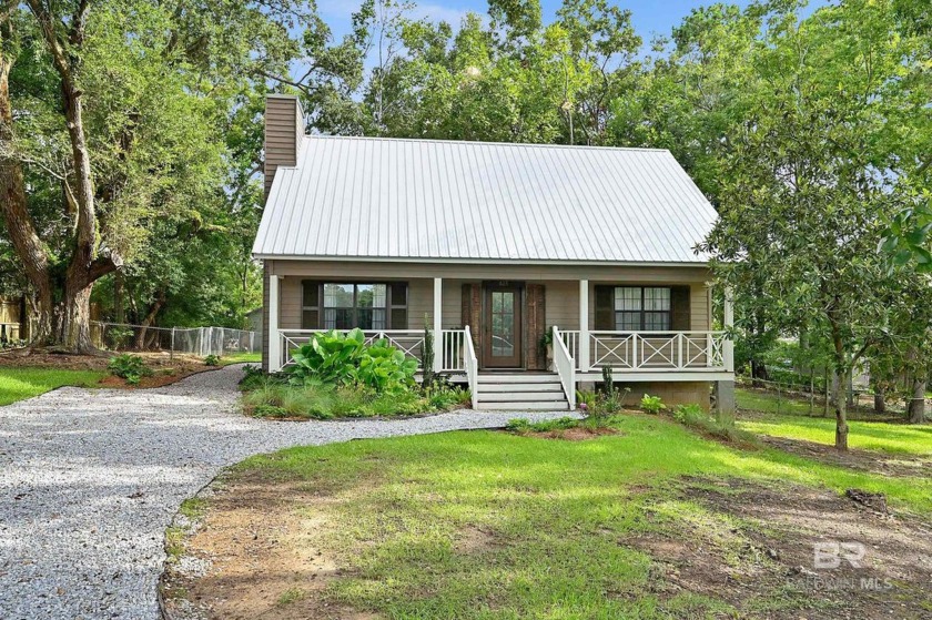 Seeking location and a charming, meticulously remodeled cottage - Beach Home for sale in Fairhope, Alabama on Beachhouse.com