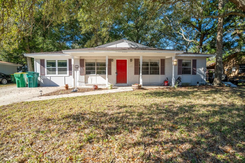 Come home to this lovely mid-century home in the heart of Mary - Beach Home for sale in Mary Esther, Florida on Beachhouse.com