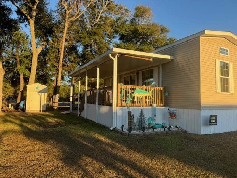 Nestled in the serene Bogue Sound Resort, this charming 2019 - Beach Home for sale in Cedar Point, North Carolina on Beachhouse.com