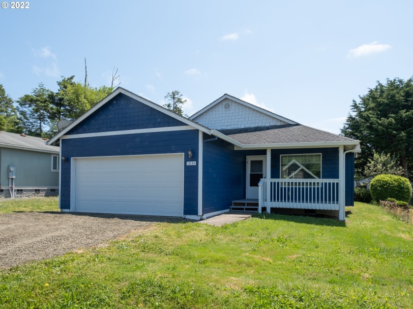 Just Listed- Lake Lytle Craftsman with open floor plan, vacant - Beach Home for sale in Rockaway Beach, Oregon on Beachhouse.com
