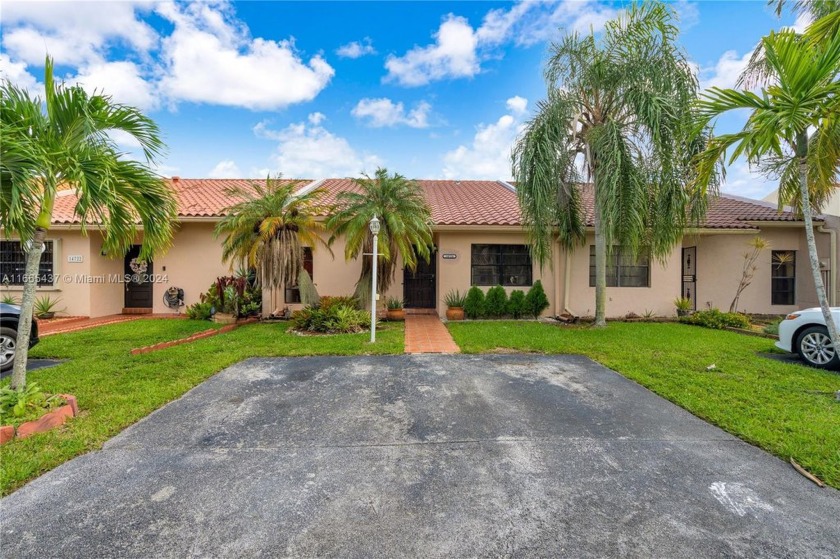 Welcome to this cozy, remodeled 3/2 one story townhouse in - Beach Home for sale in Miami, Florida on Beachhouse.com