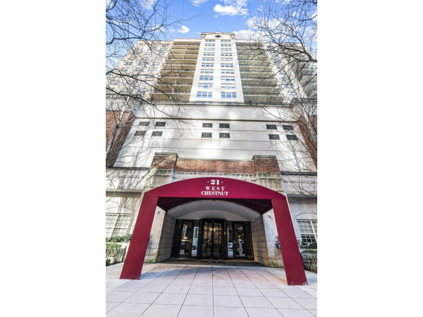 Don't miss this stunning, extra-wide 1-bedroom, 1.5-bath condo - Beach Condo for sale in Chicago, Illinois on Beachhouse.com