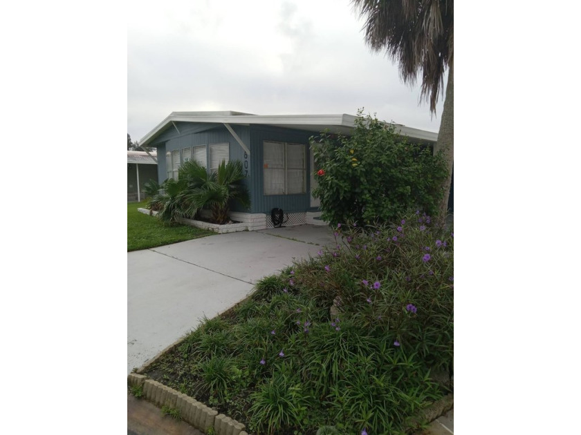 This is a large open floor plan home with a large sunny Florida - Beach Home for sale in Vero Beach, Florida on Beachhouse.com