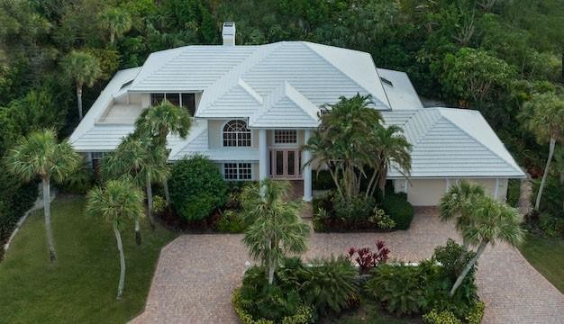Ultra-Spacious & Bright! Extra High Ceilings. Ideal for - Beach Home for sale in Indian River Shores, Florida on Beachhouse.com
