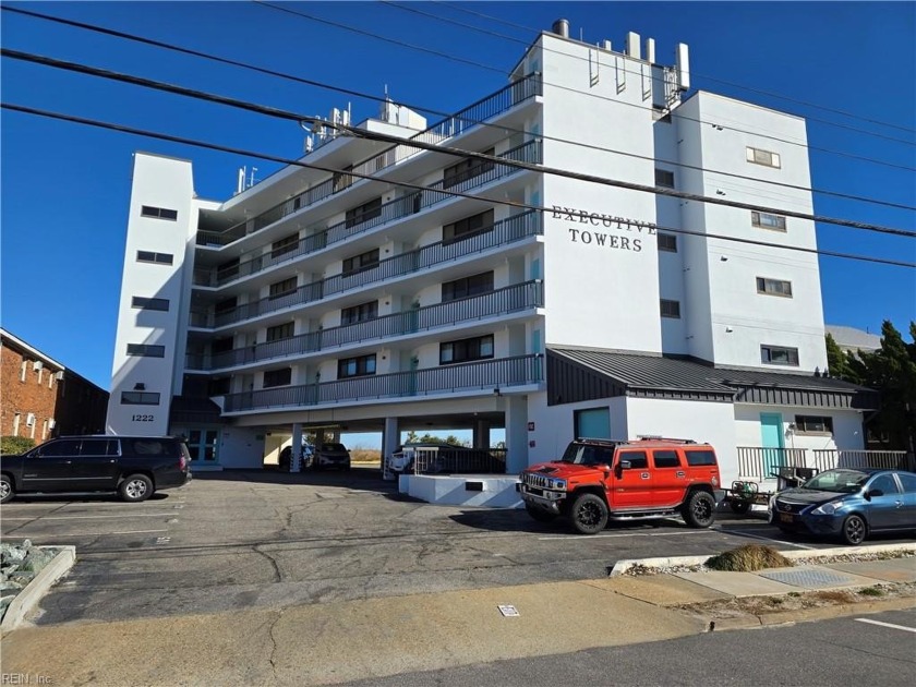 Welcome to the beachfront pet-friendly Executive Towers - Beach Condo for sale in Norfolk, Virginia on Beachhouse.com