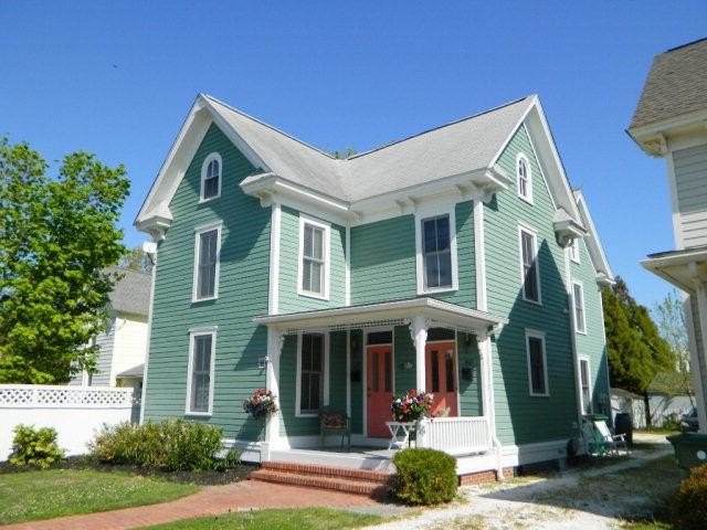 Cape Charles DUPLEX centrally located in the Historic District - Beach Townhome/Townhouse for sale in Cape Charles, Virginia on Beachhouse.com