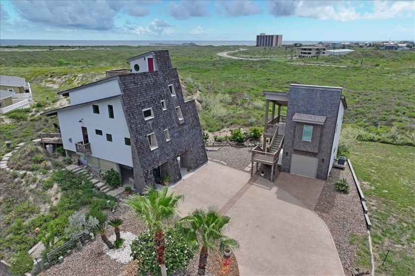INCREDIBLE ARCHITECTURE, STUNNING GULF VIEWS, ELEVATOR ACCESS - Beach Home for sale in Port Aransas, Texas on Beachhouse.com