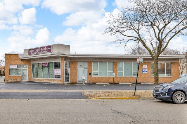 Are you looking for a prime retail space to establish or grow - Beach Commercial for sale in Skokie, Illinois on Beachhouse.com