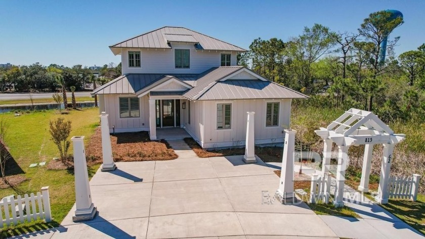 Welcome to this fully furnished, move-in ready Beach Cottage in - Beach Home for sale in Gulf Shores, Alabama on Beachhouse.com