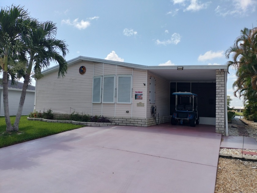 MASSIVE WATERFRONT HOME! OVER 1,600 SQ.FT! 2 bed 2 bath 1,664 sq - Beach Home for sale in Fort Pierce, Florida on Beachhouse.com