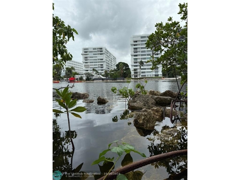 Most sought after and rarely available 2 br-2 ba wit - Beach Condo for sale in Fort Lauderdale, Florida on Beachhouse.com