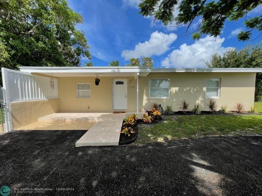 Luxurious house with beautiful kitchen and bathrooms.  Quartz - Beach Home for sale in Fort Lauderdale, Florida on Beachhouse.com