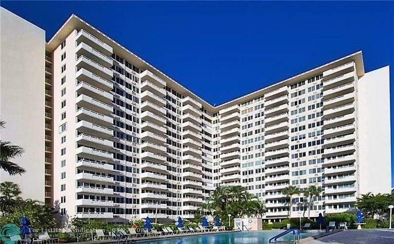 Rarely available TOP FLOOR SOUTHWEST CORNER PENTHOUSE! - Beach Condo for sale in Fort Lauderdale, Florida on Beachhouse.com