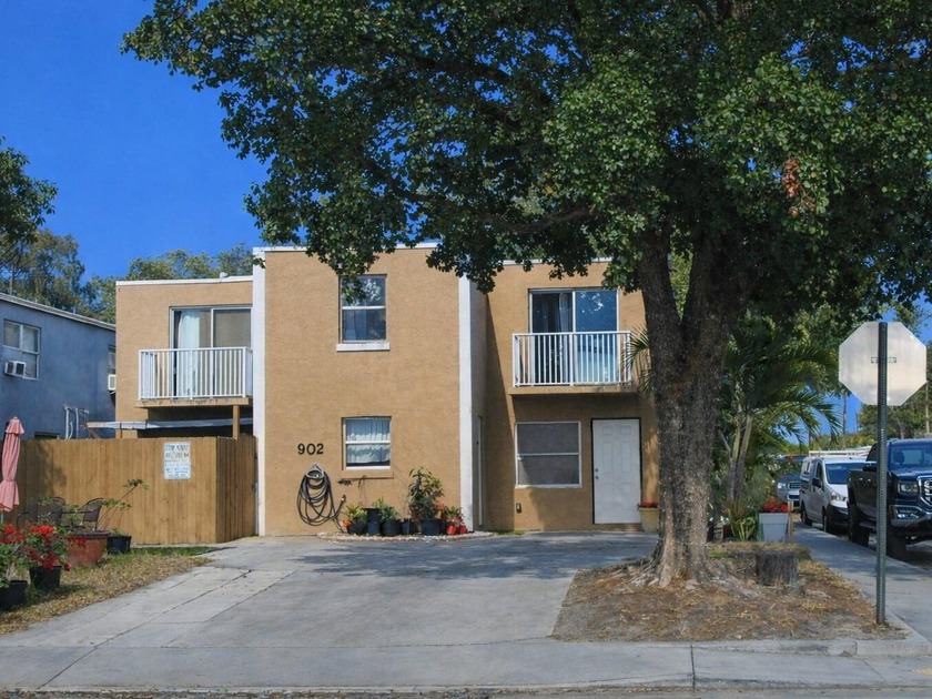 JUST LISTED!  MEGA-SIZED LEGAL-DUPLEX (2 UNITS), FOR MEGA-SIZED - Beach Townhome/Townhouse for sale in Lake Worth Beach, Florida on Beachhouse.com