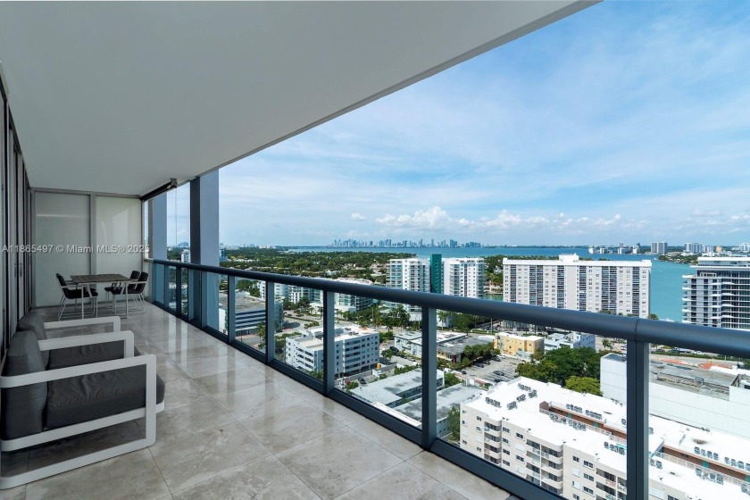 NEWLY LISTED! Stunning 2BD/2BA with sweeping Miami skyline & - Beach Condo for sale in Miami Beach, Florida on Beachhouse.com