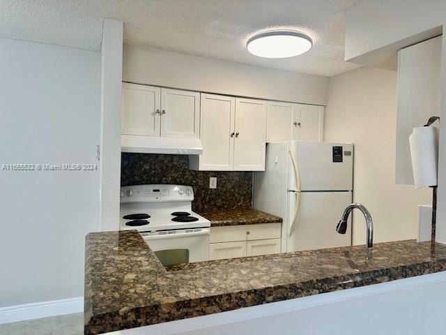 Great, clean, 2nd floor unit, updated kitchen with granite - Beach Condo for sale in Davie, Florida on Beachhouse.com