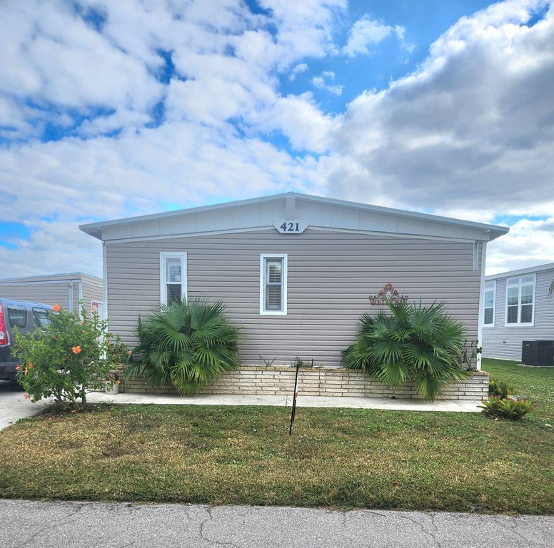 Discover your dream home in sunny Southwest Florida! This - Beach Home for sale in North Fort Myers, Florida on Beachhouse.com