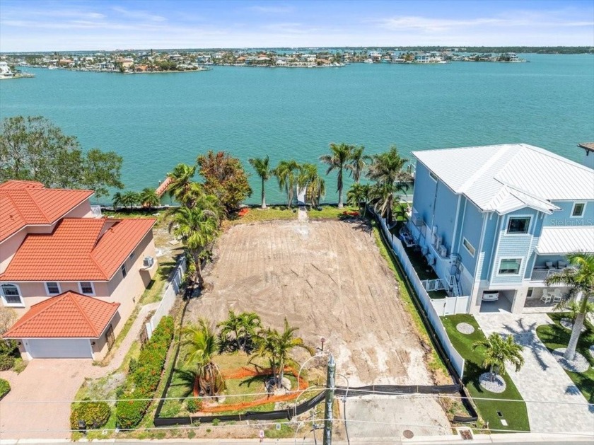 Come build your dream home on this beautiful waterfront lot! - Beach Lot for sale in Treasure Island, Florida on Beachhouse.com