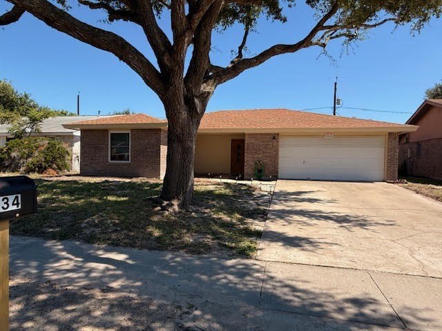 CHARMING FULLY REMODELED HOME! This beautifully remodeled - Beach Home for sale in Corpus Christi, Texas on Beachhouse.com